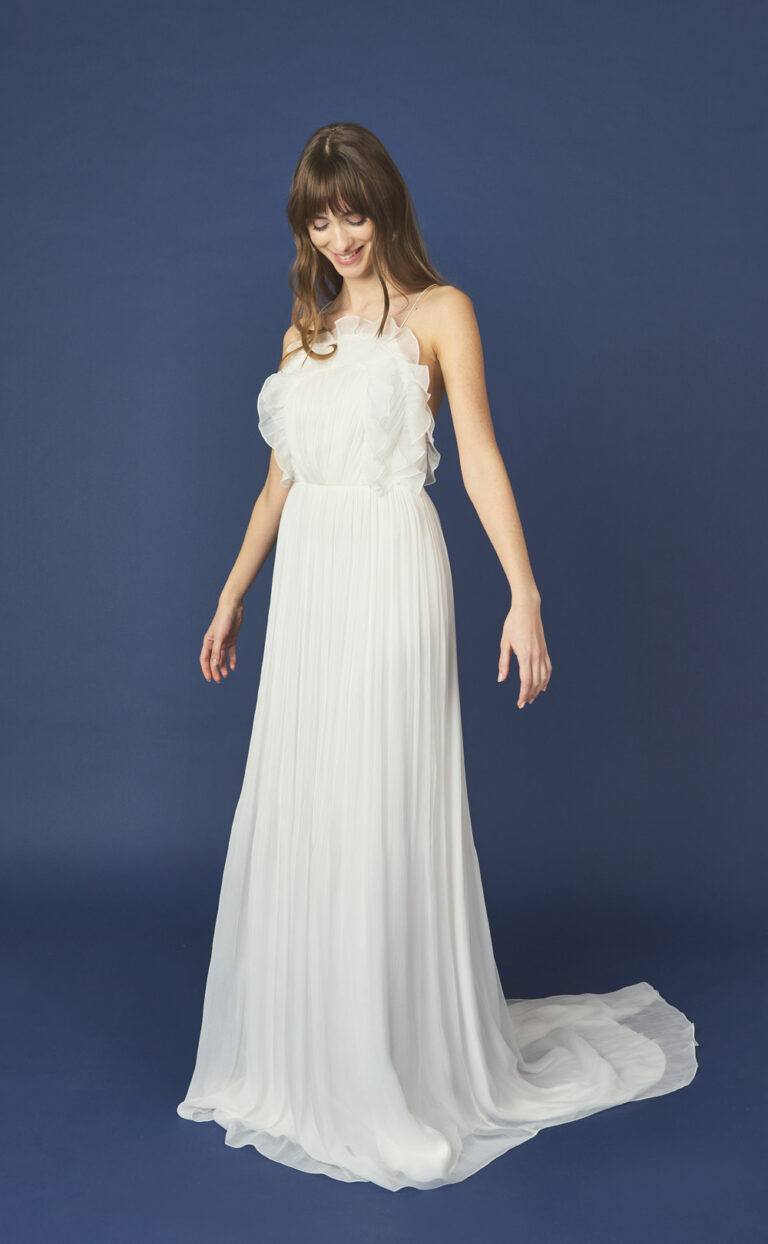 Fluent Wedding Dress: Style Aravenna