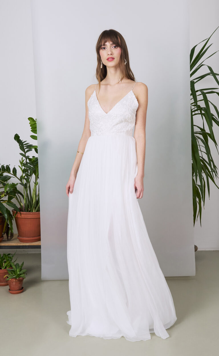 Dreamy Wedding Dress: Style Airy Million Dots