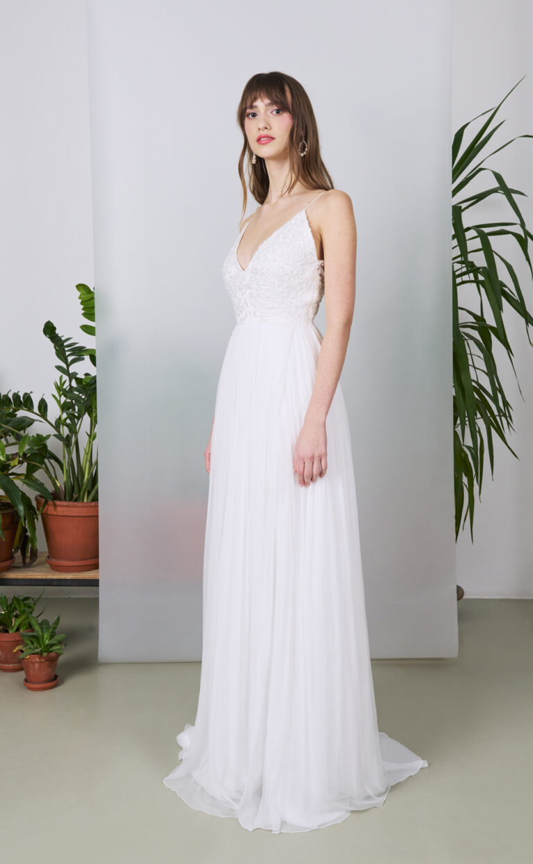 Dreamy Wedding Dress: Style Airy Million Dots