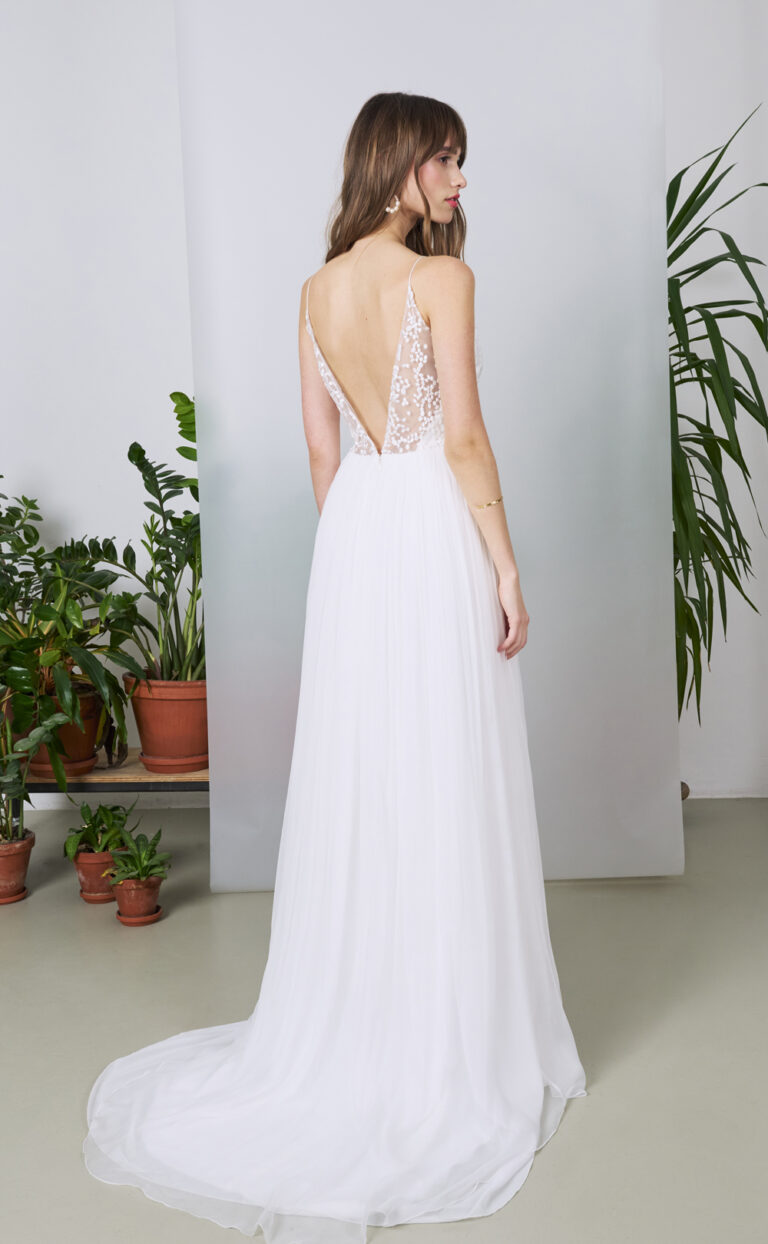 Dreamy Wedding Dress: Style Airy Million Dots