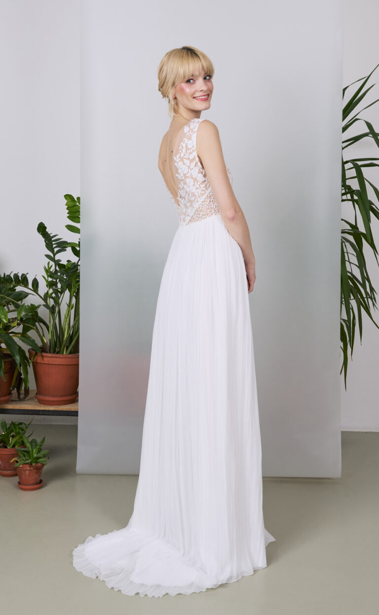 Wedding Dress with lace: Style Fiora