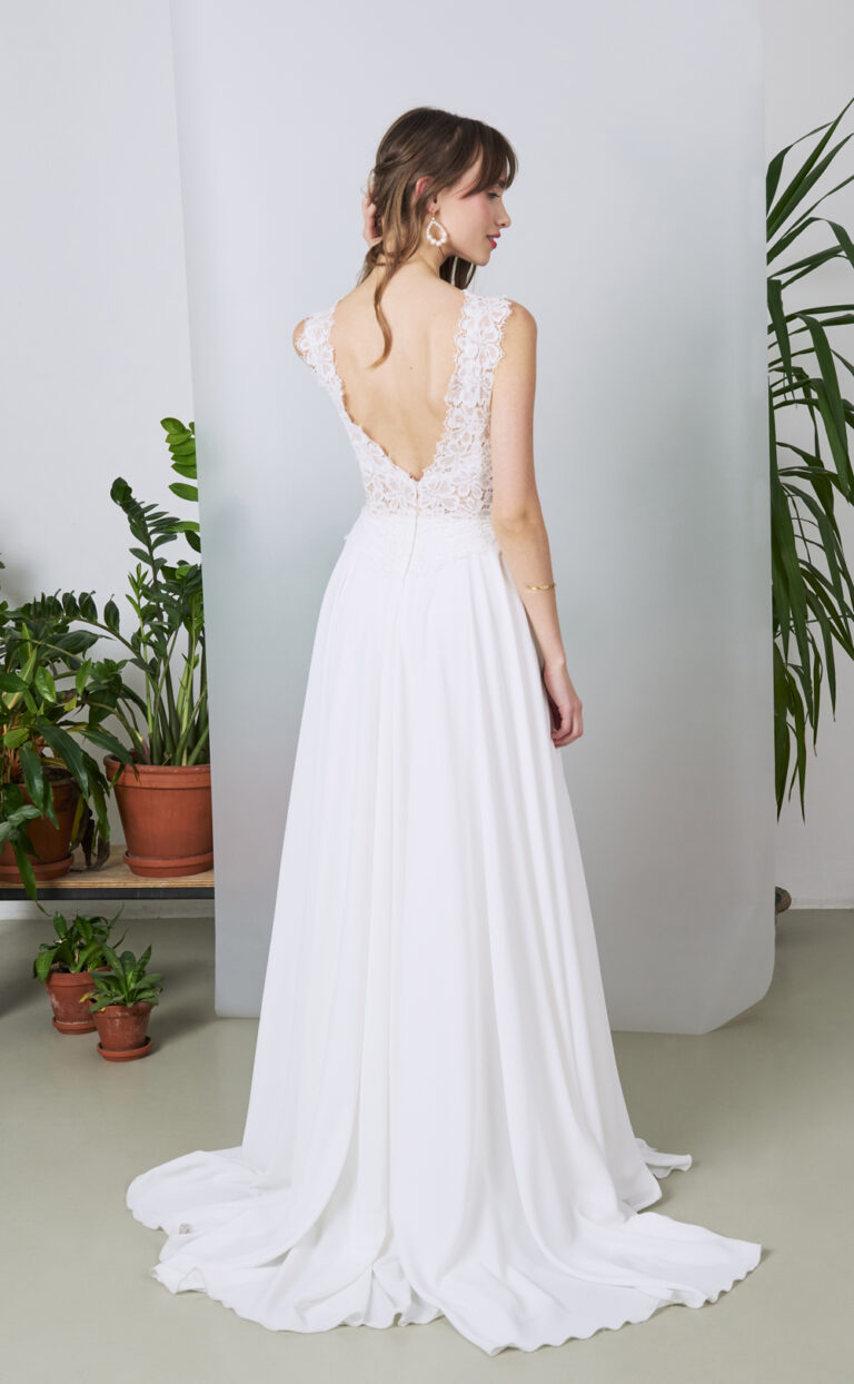 Wedding Dress with lace: Style Milele