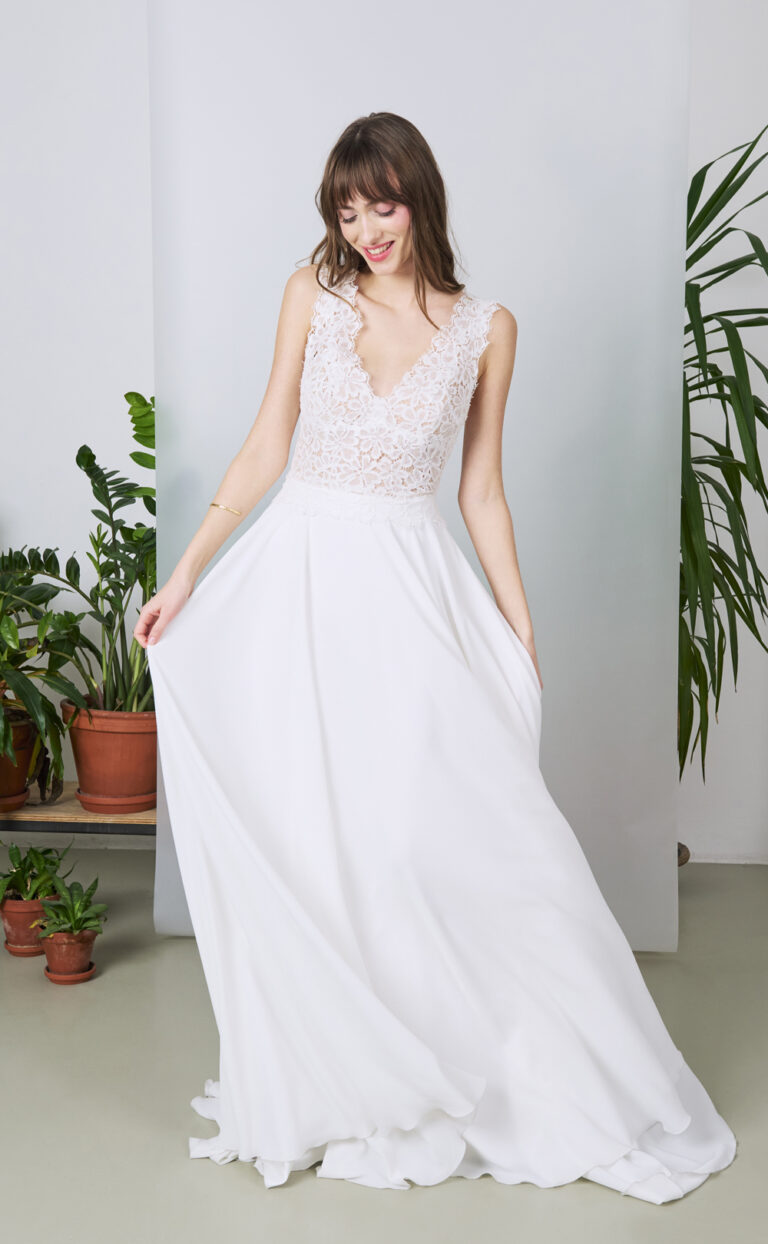 Wedding Dress with lace: Style Milele